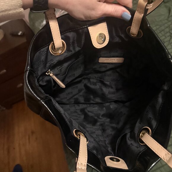 Michael Kors Jet Set Patent Leather Tote Bag in Black with Tan Straps. - Picture 6 of 9
